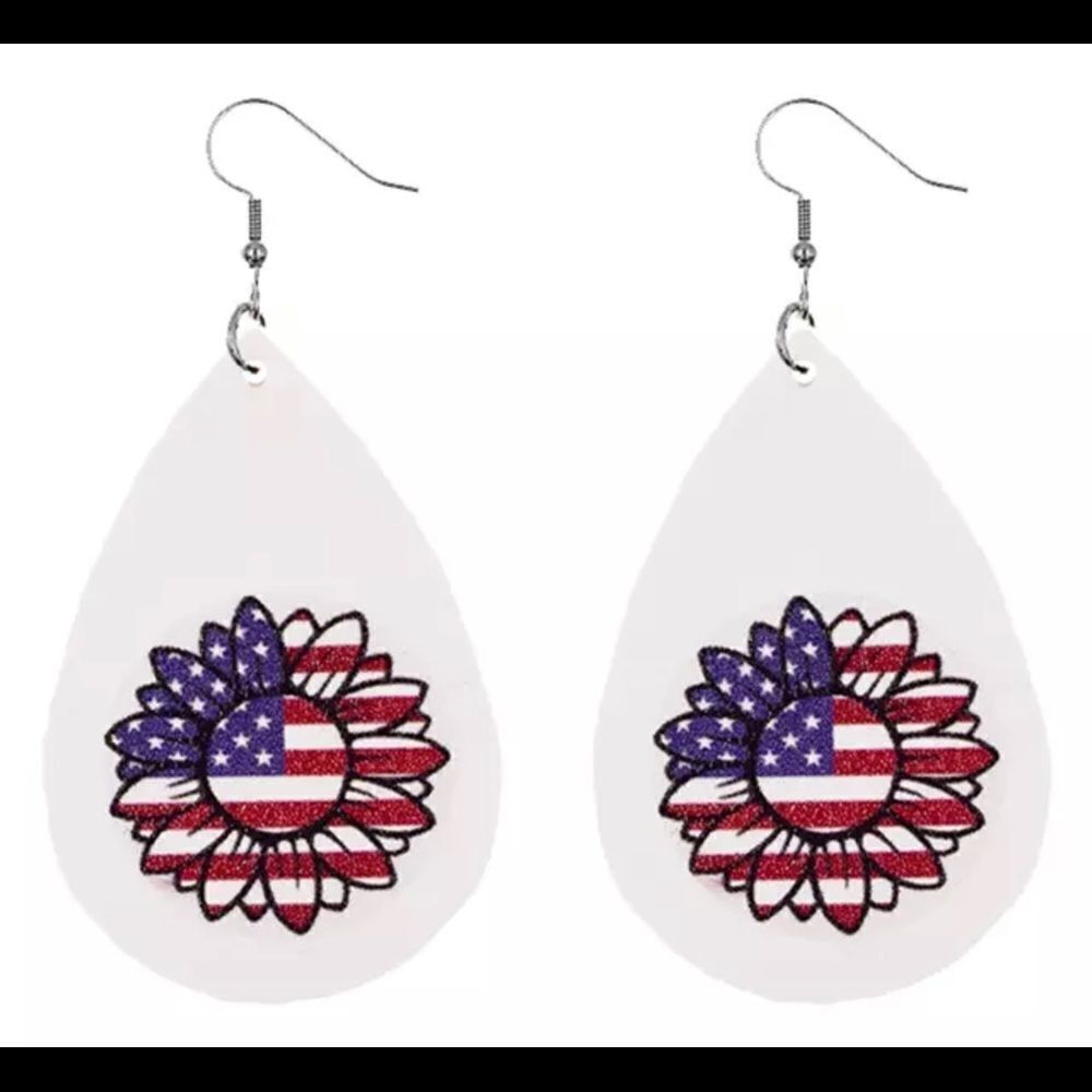 ‎Teardrop American Flag Design Earrings